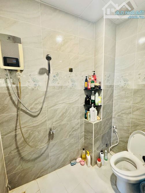 CĂN GÓC 2 MẶT TIỀN SÁT BỜ KÈ HOÀNG SA- 3 TẦNG, 60 M2 CHỈ NHỈNH 8 TỶ - 1