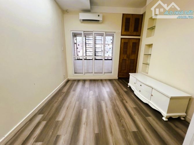 NHÀ MẶT TIỀN 5 TẦNG - HUỲNH VĂN BÁNH, PHAN ĐÌNH PHÙNG, NGUYỄN TRỌNG TUYỂN - GIÁP QUẬN 1. - 1