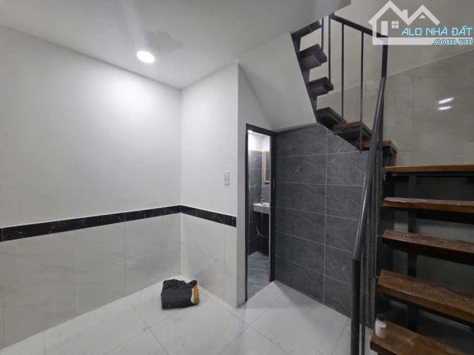 Bán nhà 2 tầng phường Tân Thuận Tây; DTSD 60m2; hẻm 1/ thẳng 1 trục; không ngập nước - 1