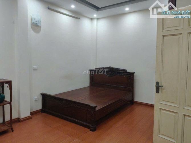 Cho thuê nhà nguyên căn ngõ Nguyến Ngọc Vũ, Trung Hoà, Cầu Giấy. DT 40m x 5 tầng, giá 16tr - 1