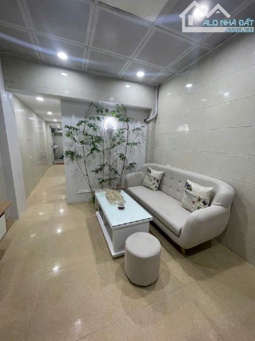 Bán tập thể tầng 1 phố Bùi Ngọc Dương, 2 ngủ cách cv tuổi trẻ 200m. Trung tâm Hai Bà Trưng - 1