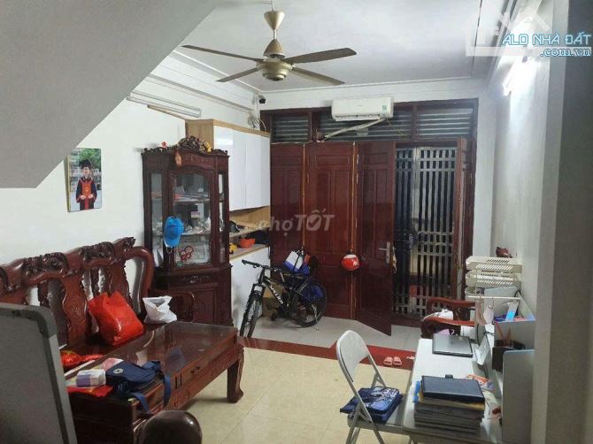 Cho thuê nhà nguyên căn ngõ 8 Lê Quang Đạo, Phú Đô, Nam Từ Liêm. DT 35m x 5 tầng, giá - 1