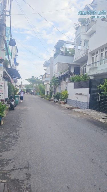 Bán nhà 3 tầng hẻm 1368 Lê Văn Lương. Đt 5.5x16m. giá 6 tỷ - 1