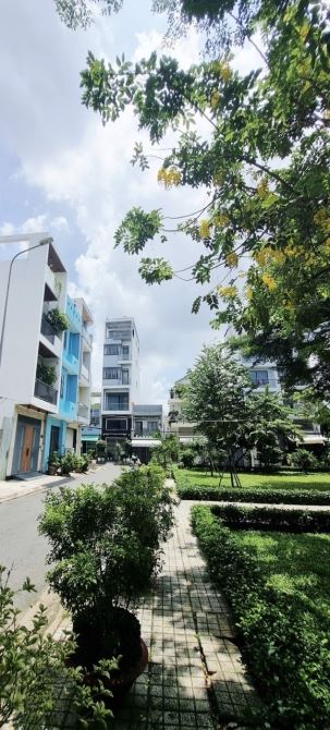 NHÀ Q8 P5 - NGANG KHỦNG 8m x 16m - KDC YÊN TĨNH HIẾM NHÀ BÁN - VIEW CV THOÁNG MÁT. - 12