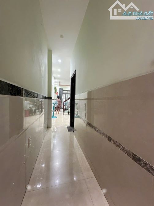 Nhà mặt tiền đường 30m Lê Đức Thọ 151m2 ngang 5.1m 4 tầng BTCT ngay chợ KD đỉnh 21 tỷ. - 12