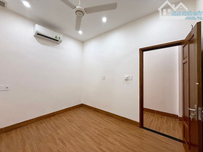 🎉🎉📍Bán Nhà 3 Tầng Kiệt rộng 3m , K402 Trưng Nữ Vương kiệt thông 482 Hoàng Diệu - 12