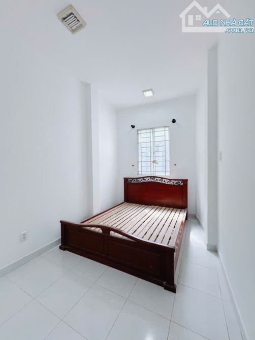 CĂN HỘ DỊCH VỤ CÓ 5 TỶ  TRUNG TÂM Q4 HẺM XE HƠI NGANG 5M - 13