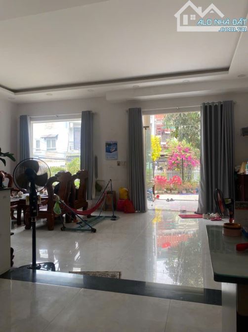 🏡 BÁN BIỆT THỰ SÂN VƯỜN - CHỦ NGỘP BANK - CHỈ 50tr/m2 - HẺM OTO QUAY ĐẦU - NGUYỄN THỊ THẬ - 14