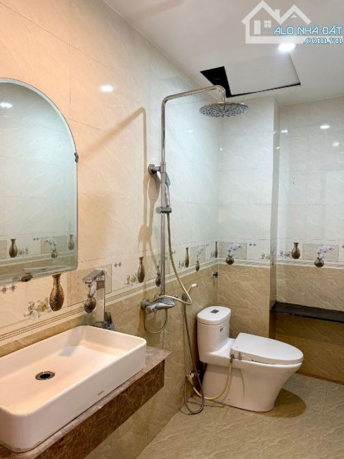 🎉🎉📍Bán Nhà 3 Tầng Kiệt rộng 3m , K402 Trưng Nữ Vương kiệt thông 482 Hoàng Diệu - 15