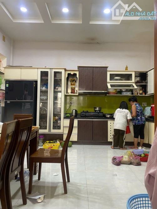 🏡 BÁN BIỆT THỰ SÂN VƯỜN - CHỦ NGỘP BANK - CHỈ 50tr/m2 - HẺM OTO QUAY ĐẦU - NGUYỄN THỊ THẬ - 15