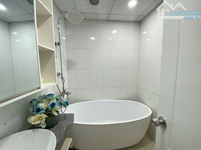 Hàng vip! Bán căn hộ 2 ngủ rộng Hei Tower, DT 90m2, full nội thất cao cấp, giá 7,6tỷ - 16