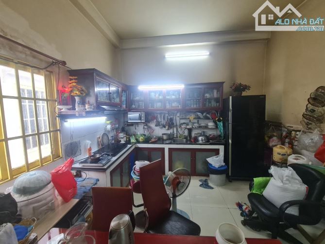 👉BÁN 🏠 151m (4.8 x 31.2m)- 3 LẦU - 3PN - 3WC - HẺM XE TẢI - SHR - GIÁ: 7.4 TY-THỊ TRẤN - 2