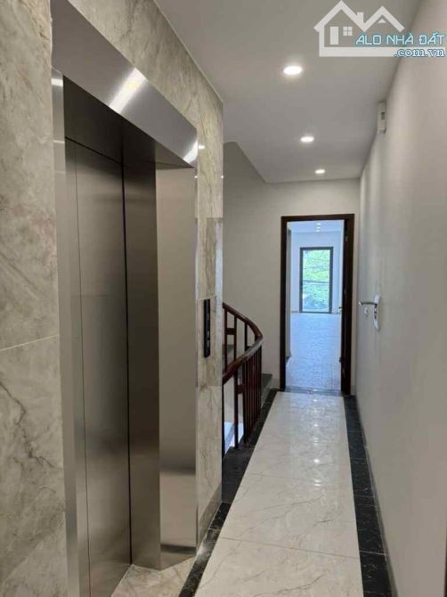 bán nhà Hoa Lâm-Việt Hưng, 83m x 5 tầng, thang máy, gara, nở hậu, 6 ngủ khép kín, dòng - 2