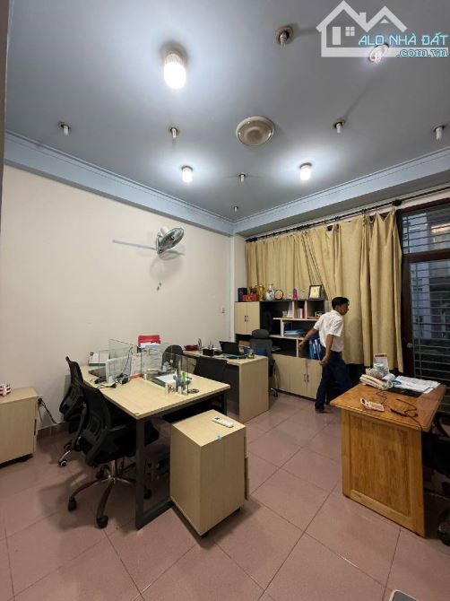 Bán Nhà Đường, cộng hòa, P 13  Tân Bình, Ngang 4,2M 84M2, 3 tầng giá chỉ,13,7TỶ - 2