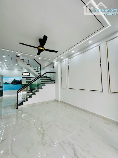 🏠 NHÀ 3 TẦNG LÔ GÓC – XÂY ĐỘC LẬP – Ô TÔ ĐỖ CỬA – GIÁ SIÊU MỀM 📍 Vị trí: Lương Quy, Lê L - 2