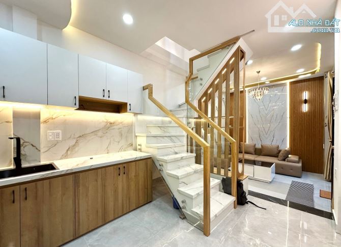 🟢NHÀ ĐẸP - CHỈ: 4.45 TỶ - GIÁP Q1 - 26M2 - DTSD: 52M2 - 2 TẦNG- (8M ❌ 3M) - 2 PN - 2