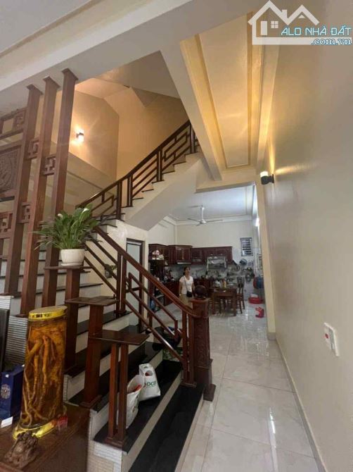 HOT – CHỈ 4,5 TỶ SỞ HỮU NGAY NHÀ 3,5 TẦNG FULL NỘI THẤT – XÁCH VALI VỀ Ở TẠI VŨ PHÚC - 2