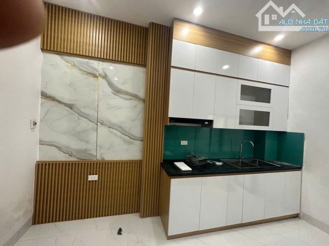 3 TỶ HƠN . BA GÁC ĐỖ CỬA . 50 M  RA PHỐ .   25 M2 . 4 TẦNG KHUNG CỘT. PHÁP LÝ CHUẨN MBVB . - 2