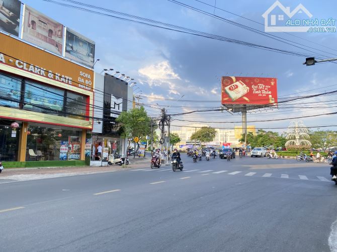 BÁN Nhà góc 2 mặt tiền Phan Trung ,đường 5 cũ 150m2 full thổ cư - 1