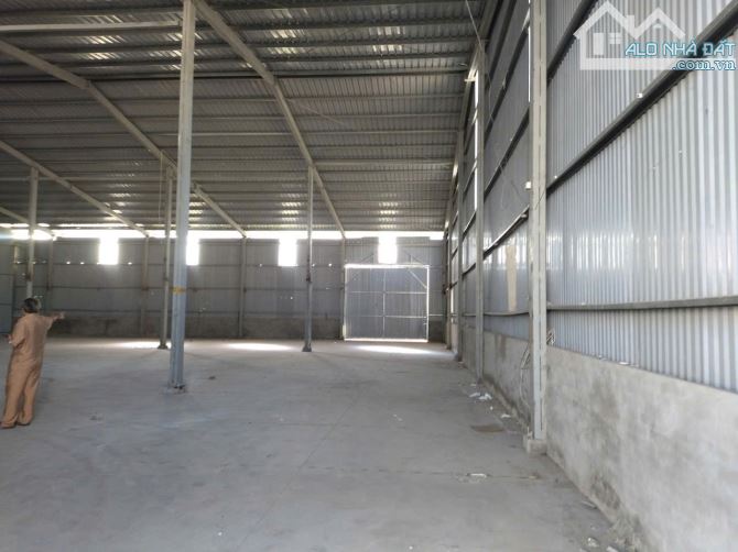 Cho thuê kho mặt phố Văn Tiến Dũng, Bắc Từ Liêm. DT 3000m, cao 7m, có điện 3fa, nước sạch. - 2