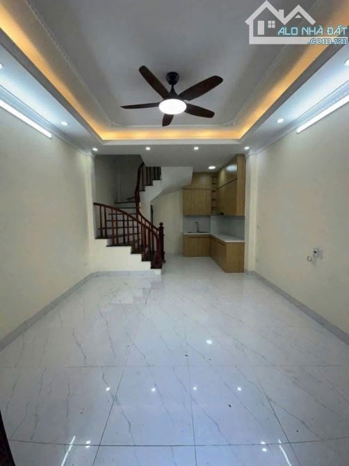BÁN NHÀ CỰ KHỐI LONG BIÊN,Ô TÔ ĐỖ CỬA ,DT 43M*5TẦNG GIÁ 5,95TỶ - 2