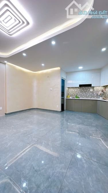 BẤn NHÀ Q4 MỚI ĐẸP 2 TẤM 1/ TÔN ĐẢN GIÁ 4TỈ NHĨNH KHU DÂN CƯ HÀNG HIẾM - 2