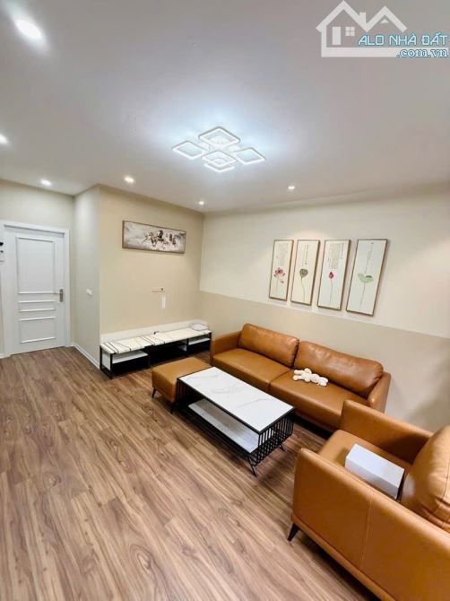 BÁN NHÀ NGỌC LÂM-53m2 NHỈNH 11 TỶ-NGÕ NÔNG-Ô TÔ VÀO NHÀ-FULL NỘI THẤT-Ô CHỜ THANG MÁY - 2