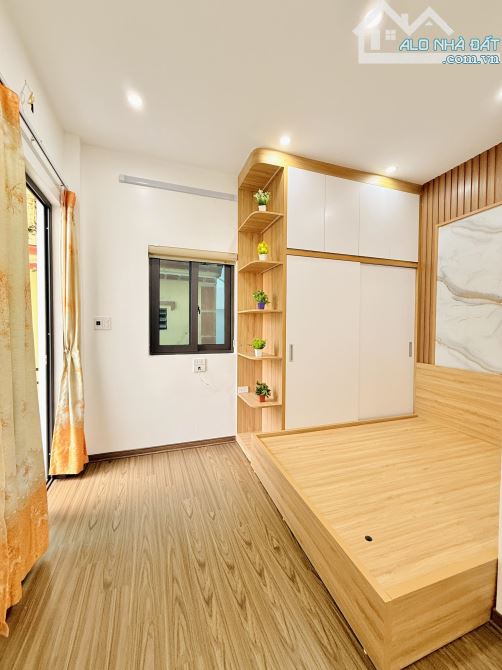 Trung tâm phường Vĩnh Hưng, nhà mới cực thoáng sáng, 38m2, nhiều ngủ, full nội thất. - 2