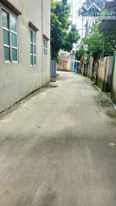 Bán Đất Tặng Nhà 2 Tầng - Đào Xuyên Đa Tốn - Lô Góc Mặt Ngõ Thông- Ô TÔ Đi - 2