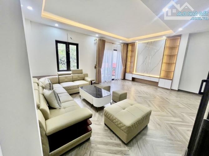 🏡 BÁN NHÀ PHỐ HOÀNG NHƯ TIẾP 43M2 - 11.x TỶ - 6 TẦNG THANG MÁY - FULL NỘI THẤT - NGÕ THÔN - 2