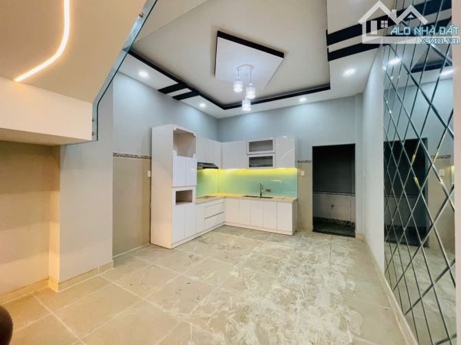 Nhà 3 tầng FULL NỘI THẤT đường THẠNH XUÂN 22 phường THẠNH XUÂN Q12 DT 61m2 (4x15,24) đường - 2