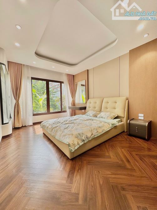🔥NHỈNH 13 TỶ - Ô TÔ ĐỖ CỬA - NHÀ ĐẸP TRẦN DUY HƯNG - 49M2X5T THANG MÁY - LÔ GÓC 2 MẶT NGÕ - 2