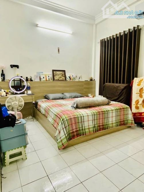 BÁN NHÀ PHẠM TUẤN TÀI 40M2 - 5 TẦNG NHÀ ĐẸP, PHÂN LÔ, Ô TÔ ĐỖ CỔNG, , MT 4M, GIÁ 9.2 TỶ - 2