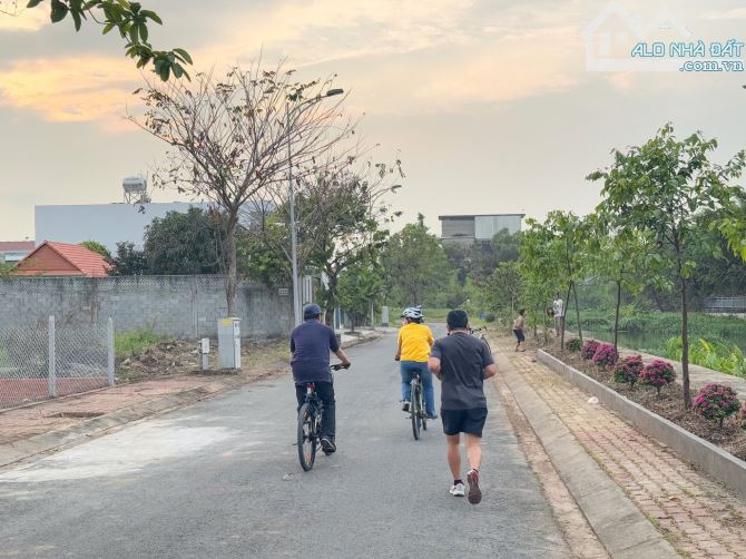 Cần Bán Gấp 944m2 ngang 39m, View Sông Sài Gòn, Hợp Kinh Doanh Nhà Hàng hoặc Biệt Thự Sông - 2