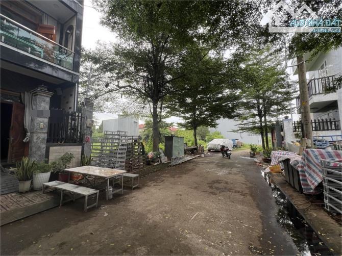 🏡  ĐẤT HẺM XE HƠI  KHU PHÂN LÔ  SÁT BÊN VINHOMES Q9 70M CHỈ 4.X TỶ - 2