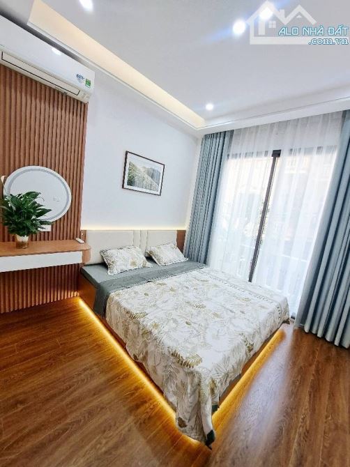 MINH KHAI “ TAI TO MẶT LỚN” NHÀ MỚI Ở LUÔN- SỔ RIÊNG KO QH- 30m* 5 tầng -GẦN Ô TÔ- TC 6,2 - 2