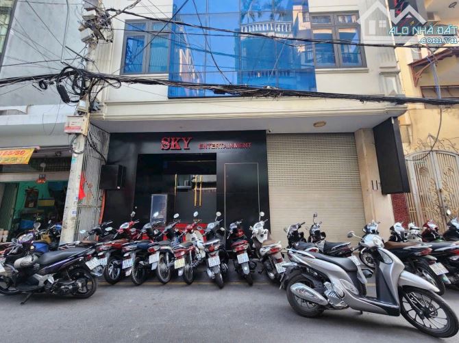 BÁN SIÊU PHẨM TÒA NHÀ NGUYỄN THÁI BÌNH - TRUNG TÂM Q1 - DT: 8.2x24m - GIÁ 110 TỶ - 2