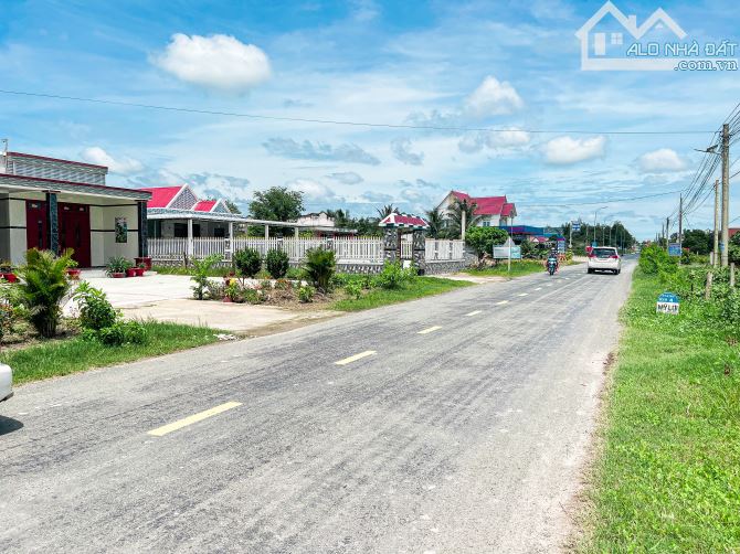 CHỦ NGỢP BÁN GẤP ĐẤT MẶT TIỀN ĐÁ XANH - 2