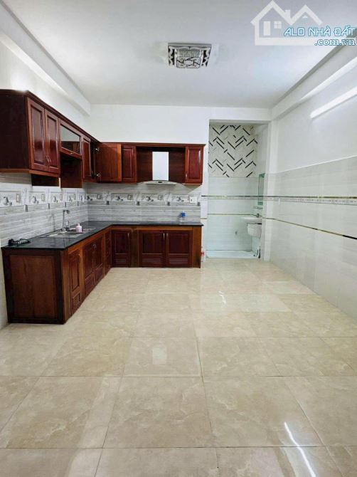 Bán nhà mặt tiền Trần Văn Danh, phường 13, Tân Bình; 4*21m; nhà ga T3 - 2