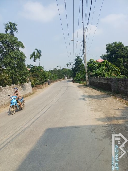 BÁN ĐẤT: DT 82 M ĐƯỜNG LIÊN XÃ GIÁP HÀ NÔI - LIEN SƠN LƯƠNG SƠN HÒA BÌNH  - tặng nhà 3 tân - 2