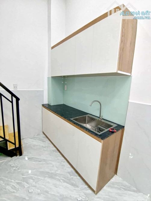 Bán nhà Âu Cơ Tân Bình, 4 tầng, full nội thất, có ban công, chỉ 2.x tỷ - 2