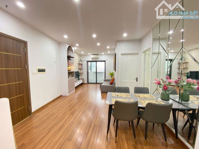 Hàng vip! Bán căn hộ 2 ngủ rộng Hei Tower, DT 90m2, full nội thất cao cấp, giá 7,6tỷ - 2