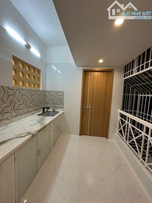 BÁN CHUG CƯ 548 PHẠM VĂN ĐỒNG BÌNH THẠNH - 3 PHÒNG NGỦ - GIÁ 3TY23 - 2