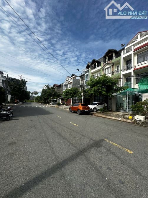 Bán đất nền 6x18, sổ hồng công ty, đường 20m, Trịnh Quang Nghị phường 7 quận 8 - 2