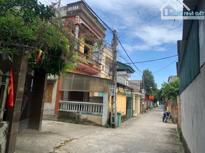BÁN LÔ GÓC 121M2 ĐẤT- XÃ NGŨ THÁI- THUẬN THÀNH- ĐƯỜNG Ô TÔ- GIÁ 4X TY - 2