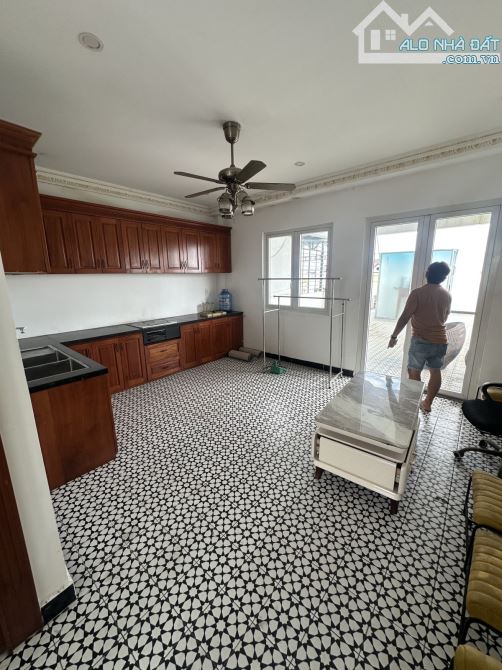 NHÀ ĐẸP MẶT TIỀN ĐƯỜNG SỐ – KDC BẾN LỨC – 110m2 (5 x 22), 5 TẦNG - OTO NGỦ NHÀ - 11.6 TỶ - 2