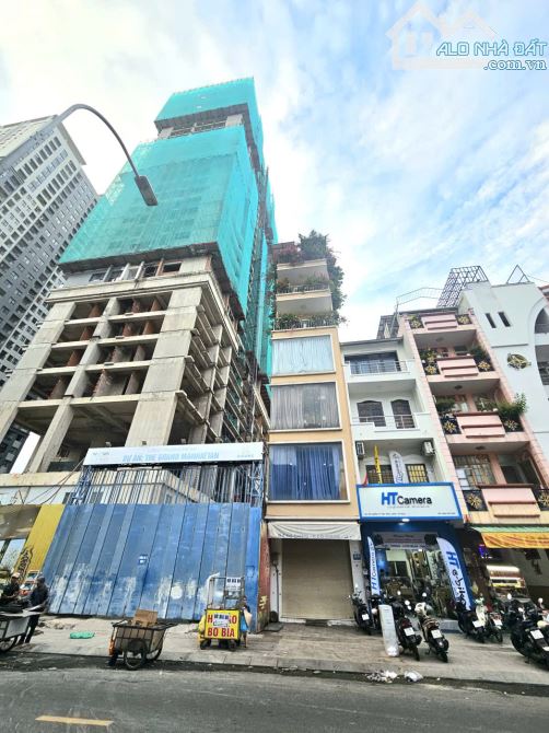 Nhà MT đường CÔ GIANG (Kế toà Manhattan) - DT: 4m x 15m - 4 Tầng - Giá 33 Tỷ - 2