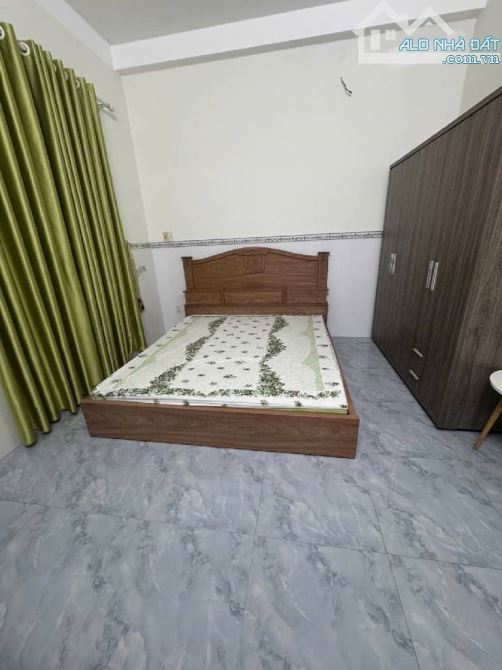 Chỉ 6.8 Tỷ - Nhà Mới 3 Tầng - 100M2- Ngang gần 6M- HXT Thông - Giáp Quận 6 - Hồ Học Lãm - 2