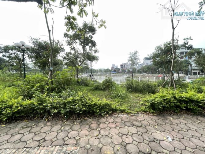 chỉ 8t ! Bán lô đất oto tránh, vỉa hè, view công viên tại thanh am, thượng thanh. LH - 2