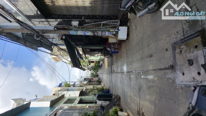 Chủ Kẹt, Cần Bán Nhà 3 Tầng, 70m2, Giá 4,2 tỷ, Hẻm Xe Hơi, Ngay BV Bình Tân - 2